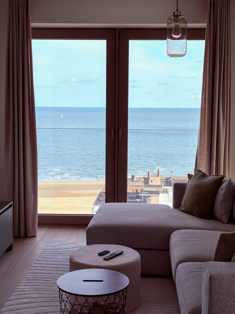 Salon met panoramisch zeezicht — Noordzee Loft